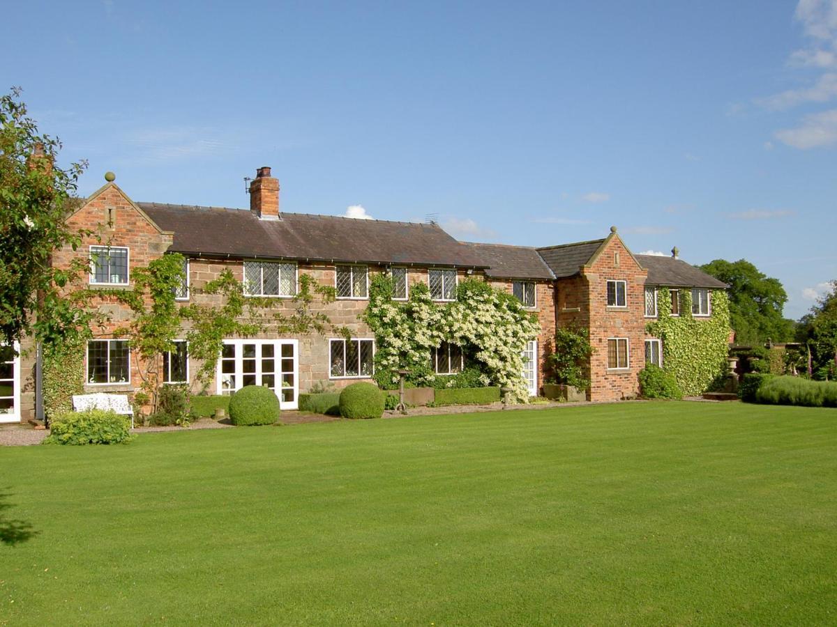 Manor Farm Egerton Acomodação com café da manhã Malpas  Exterior foto